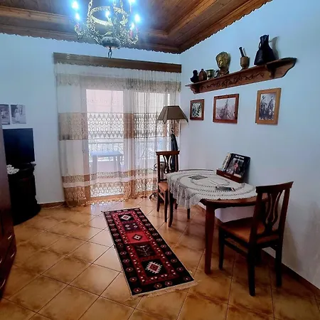 House 2 Pensión Gjirokastër