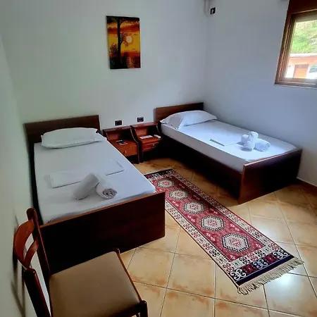 House 2 Gjirokastër
