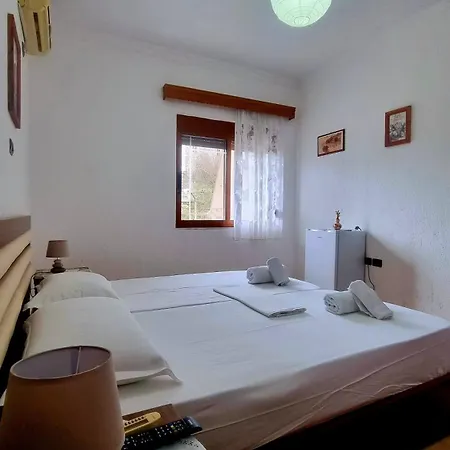 House 2 * Gjirokastër