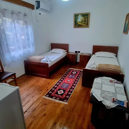 House 2 Gjirokastër