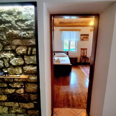 House 2 Affittacamere *