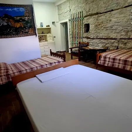 Konukevi House 2 Gjirokastër