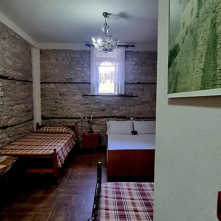 Konukevi House 2 Gjirokastër