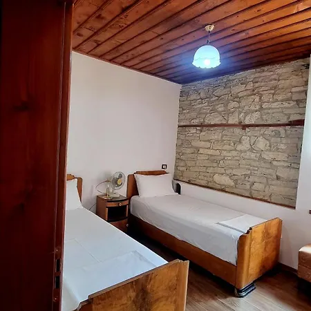 House 2 Gjirokastër