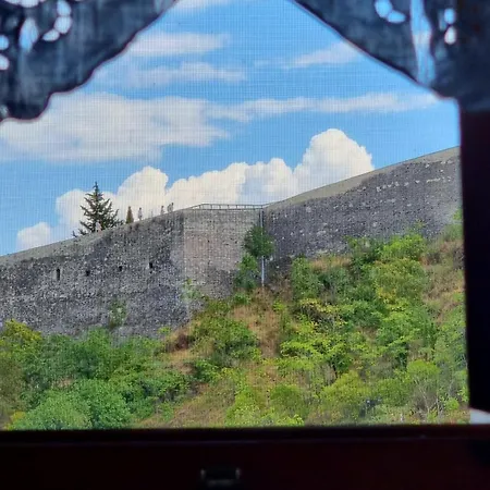 House 2 Gjirokastër